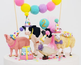 Décoration de gâteau arc-en-ciel animaux de la ferme vache mouton cochon canard avec chapeau de fête tutu et ballon pour gâteau d'anniversaire ou baby shower