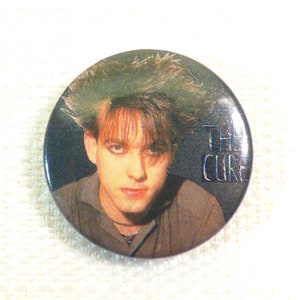 Vintage 80s - The Cure - Robert Smith - Pin / Button / Badge