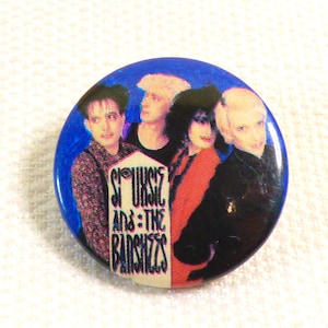 Vintage 80s - Siouxsie Sioux - Siouxsie and the Banshees - Robert Smith - Pin / Button / Badge