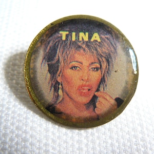 Vintage 80s Tina Turner Photo Dome Pin / Button / Badge