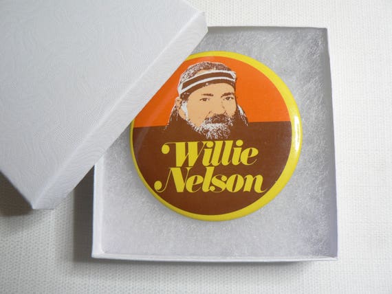 BIG Vintage 70s - Willie Nelson - Pin / Button / … - image 4