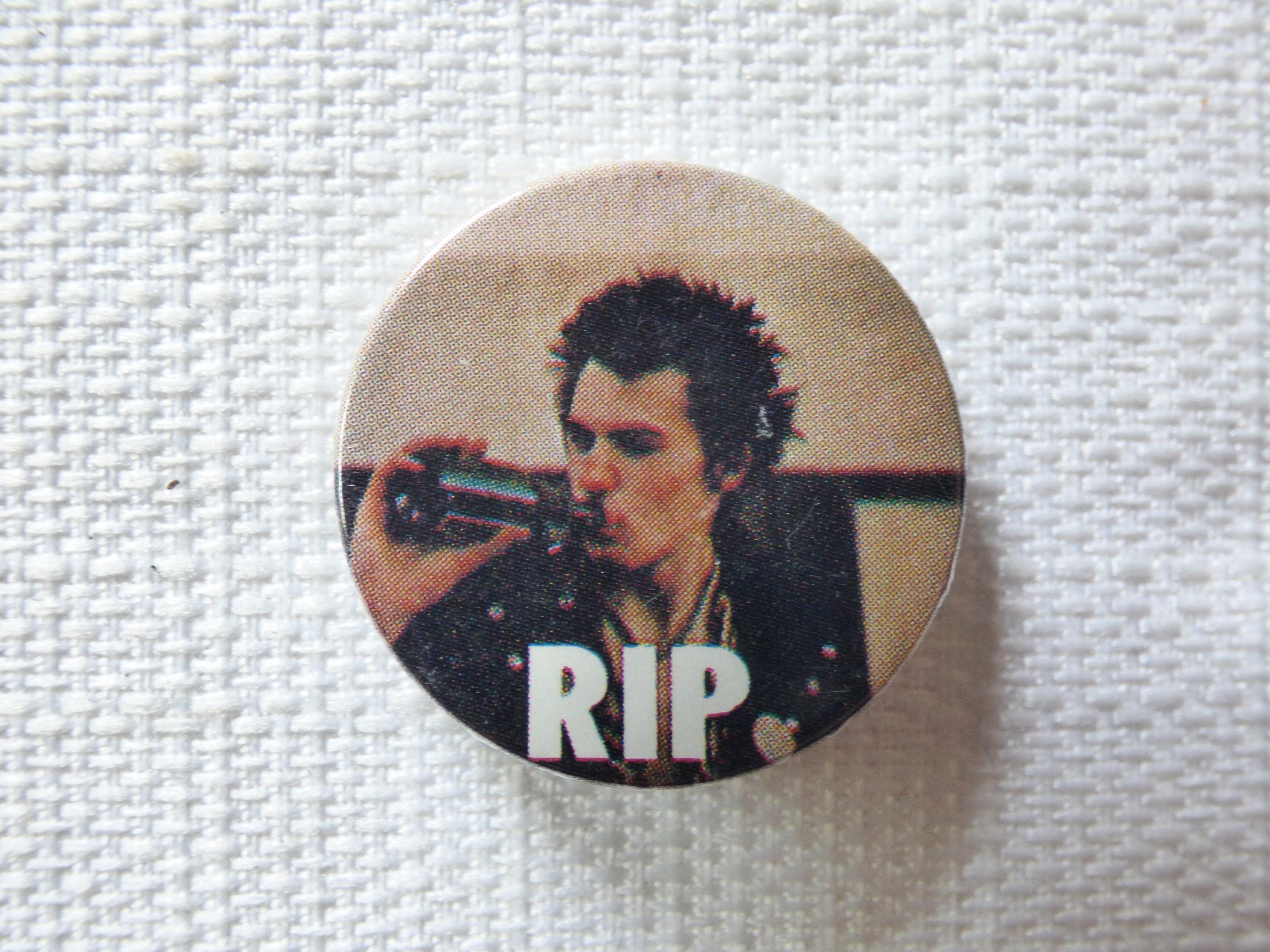 SID VICIOUS Black & Red Mirror Pin, Vintage 1970s Punk Rock