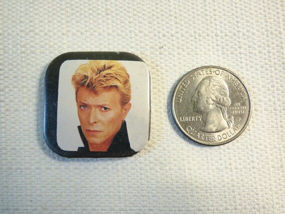 Vintage 80s David Bowie - Rounded Square Pin / Bu… - image 2
