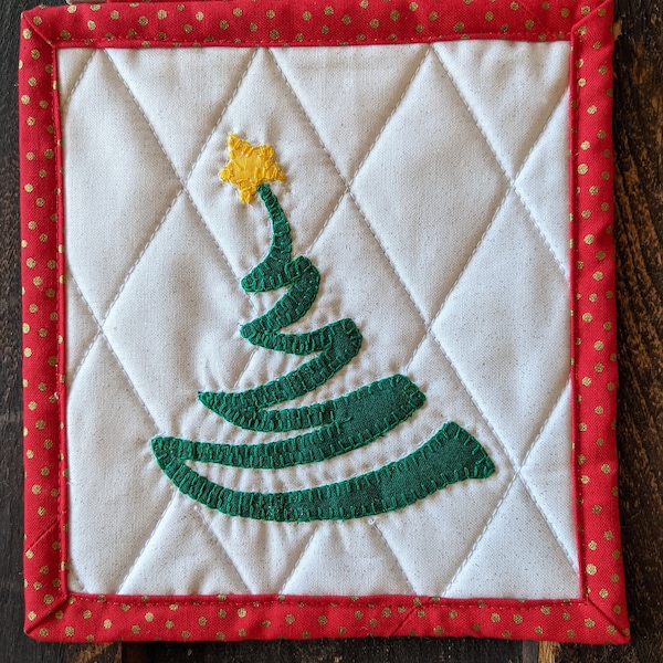 Elegant Christmas Tree Quilted Wall Hanging