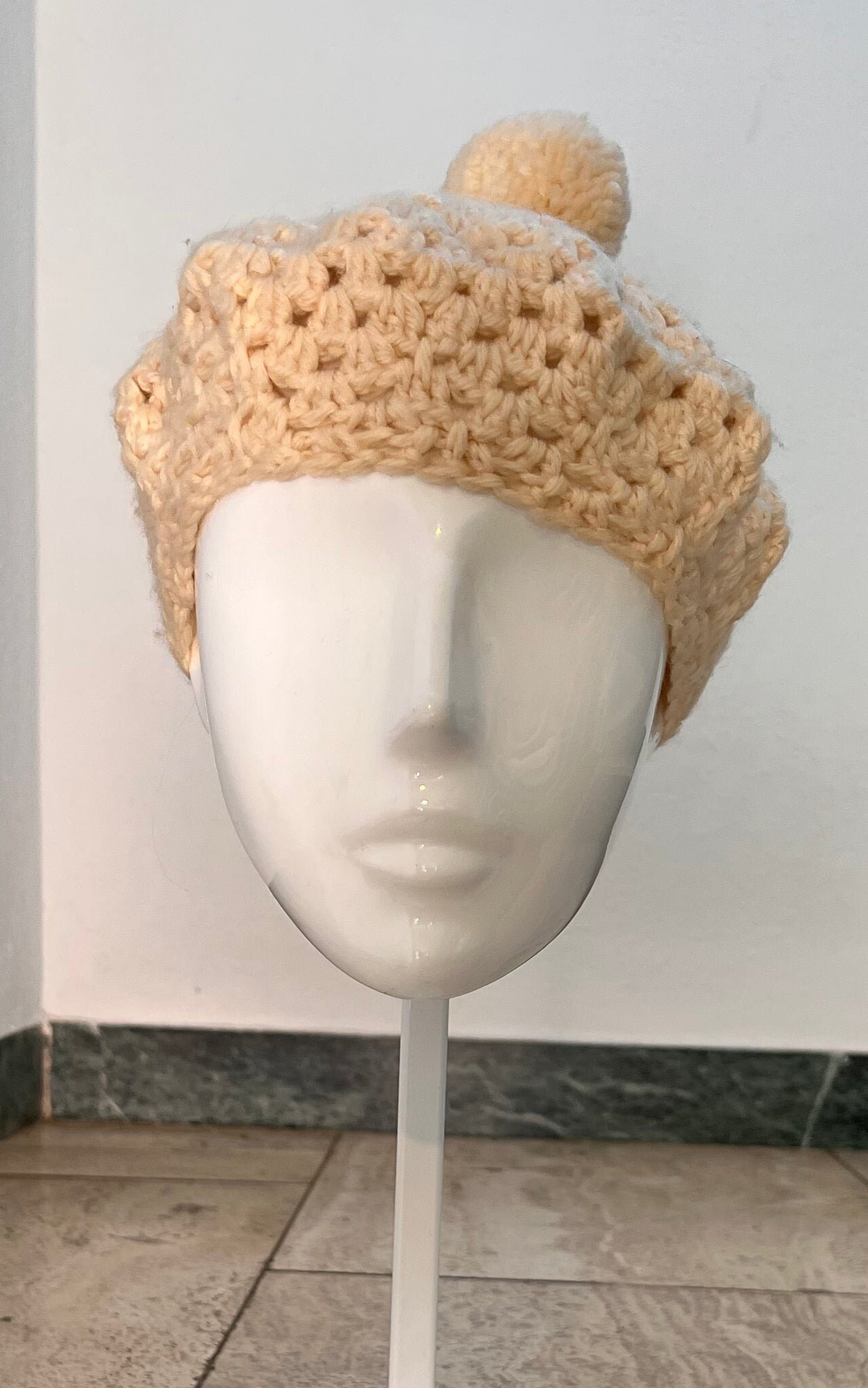 70s Pom Pom Beret - Etsy Canada display picture 1