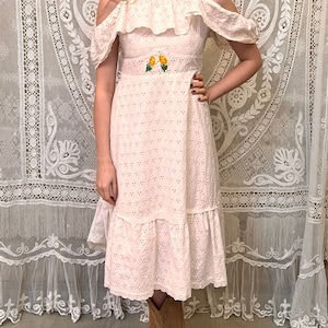 Vintage 70s Broderie Anglaise Dress