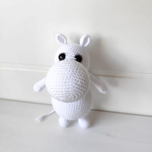 Amigurumi Nilpferd Häkeltier - Handgemachte Weiße Plüsch-Puppe, Baby Geschenk