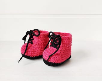 Crochet Baby Booties with Laces – Handmade Newborn Shoes – Sneakers – Infant Booties