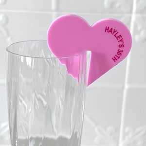 Etiqueta para bebida con forma de corazón / Etiqueta para bebida sin tallo / Accesorios para bebidas / Agitador de bebidas / Tarjeta de nombre de acrílico / Tarjeta de lugar / Decoración de mesa / Boda
