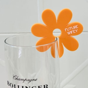 Etiqueta de bebida suspensa em forma de flor #2, flor, etiqueta de bebida sem haste de flor, acessórios para bebidas, cartão de nome acrílico, cartão de lugar, configuração de lugar
