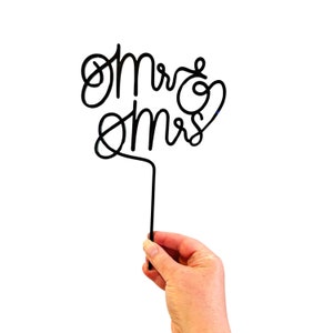 Wire Mr & Mrs Cake Topper – Modern Script Wedding Topper