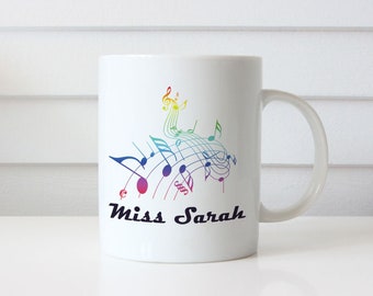 Personalisierte Kaffeetasse mit Musiknoten. Perfektes Geschenk für Sänger, Musiker, Musiklehrer & Musikfans.