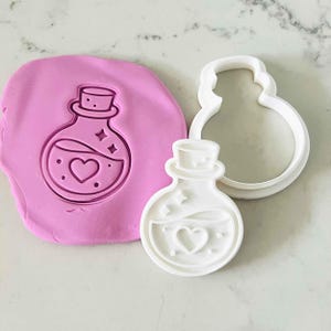 Magic Potion Cookie Stamp & Cutter – Fantasy Party Baking Gift