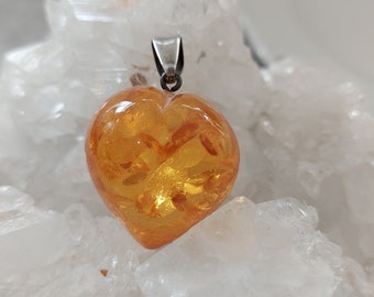 Pendant - amber - heart - silver // Baltic amber
