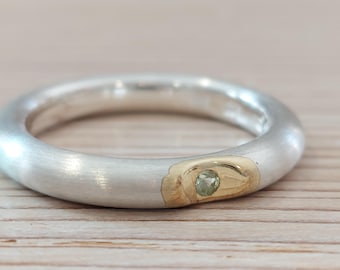 Bague en argent avec PÉRIDOT - facetté / monture or - taille 53 + 55