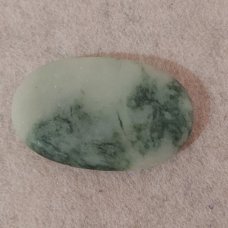 SERPENTIN Neue Jade // Seifenstein // Mineral // Handschmeichler Bild 5