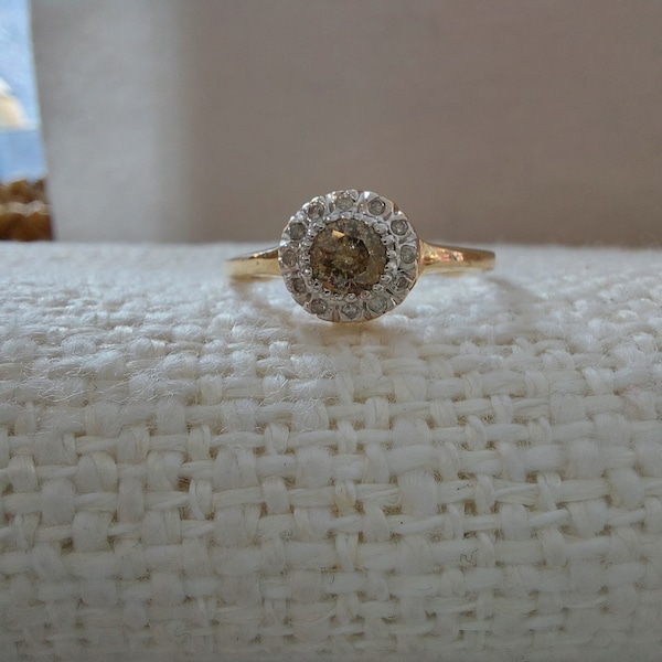 Diamantring // 585 Gelbgold - weiße und champagnerfarbene Diamanten // Gr. 60