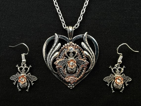 Buy Beautiful Heart shaped Silver and Rose Gold Queen Bee Pendant
