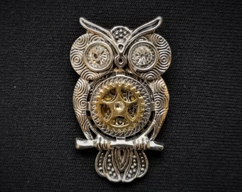 Steampunk jewelry - charming silver owl pin brooch with diamante crystal rhinestone eyes