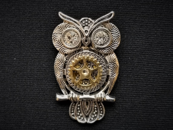 Steampunk jewelry - charming silver owl pin brooch with diamante crystal rhinestone eyes