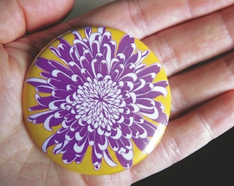 Chrysanthemum pocket mirror