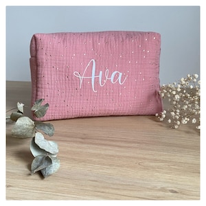 Trousse de toilette, en double gaze de coton rose thé à pois dorés, personnalisableSoin de bébé.