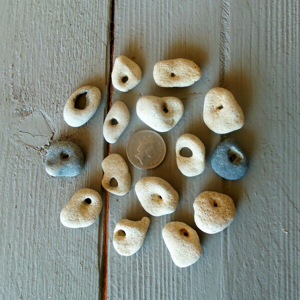 15 Holey Beach Stones Bulk Small Hag Stone Pendant Healing Amulet Good Luck Charm Natural Drilled Rock Beads Metaphysical Talisman