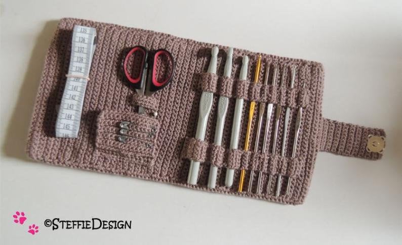 Pop tab crochet hook case English