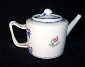 Chinese Export Porcelain Teapot Large 18th Century Twist Handle