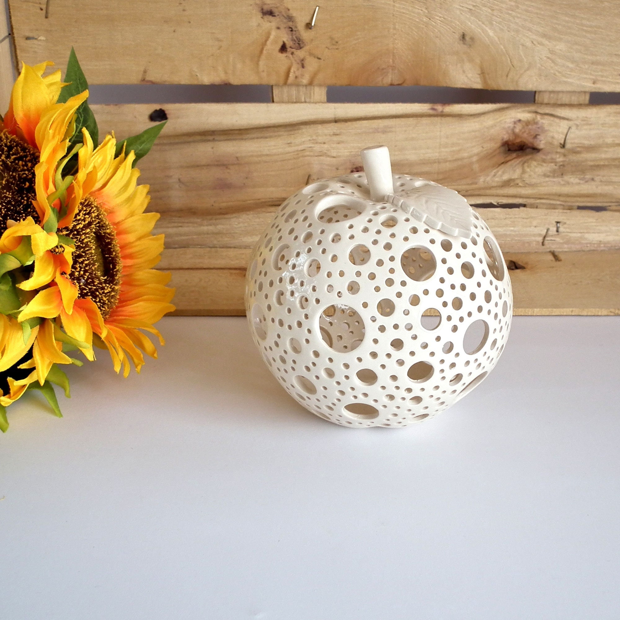 Figurine de Pomme Blanche Comme Neige Thé Cadeau Noël Léger Pour Maman Bougie en Céramique Lanterne 