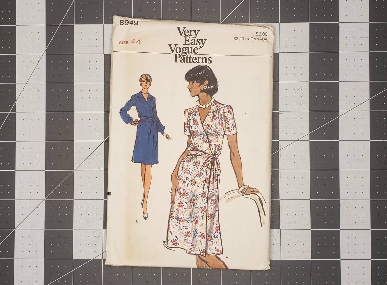 Patron De Couture Vogue V8949 - Robes Droites, Décalées Ou évasées - Tailles 16 à 24
