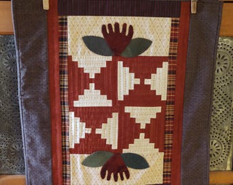 Primitive Folk Art Wall or Table Quilt Featuring the Courthouse Steps Block