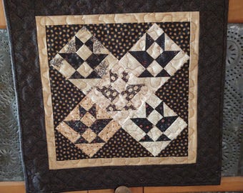 Halloween Baskets, a Fall Wall or Table Decorative Quilt