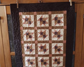 Tumbling Baskets, a Reproduction Style Wall or Table Quilt
