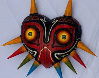 手彫り木製ムジュラの仮面 月のアート彫刻 - ゼルダ風 (予約注文