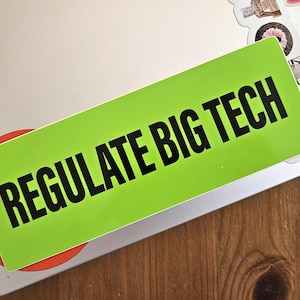 Pegatina de vinilo REGULATE BIG TECH (7" de ancho)