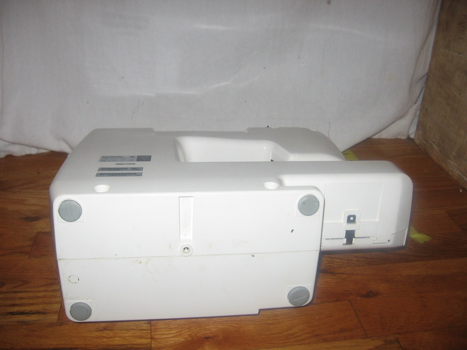 Brother VX1120 Sewing Machine 3 Stitch Electric Foot Pedal Control Missing Case on Front Barely