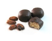 6 Raw handmade chocolate coconut truffle candies with coconut and Maca stuffing - Vegan stuffing - Raw chocolate - Healthy Sweets