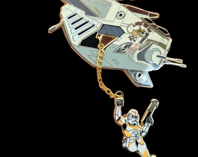 Featured listing image: Republic Gunship Crumb Bomber with Utapau trooper.