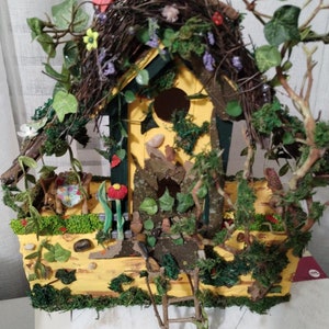 Birdhouse Bungalow, Great gift idea, Rare Find, One of a Kind.