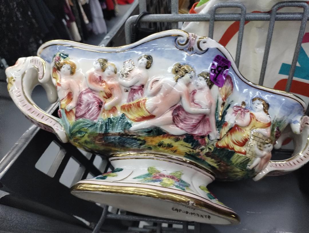 CAPODIMONTE イタリア製 陶器 花台・飾り台 Yahoo!オークション -「カポディモンテ 陶花」の落札相場・落札価格