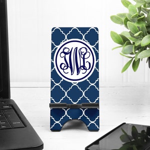 Quatrefoil Phone Stand, Fits most Cell phones, Monogram Cell Phone Stand. Personalized Teacher Gift! Gift for Mom, D+Sister, Grandmother!