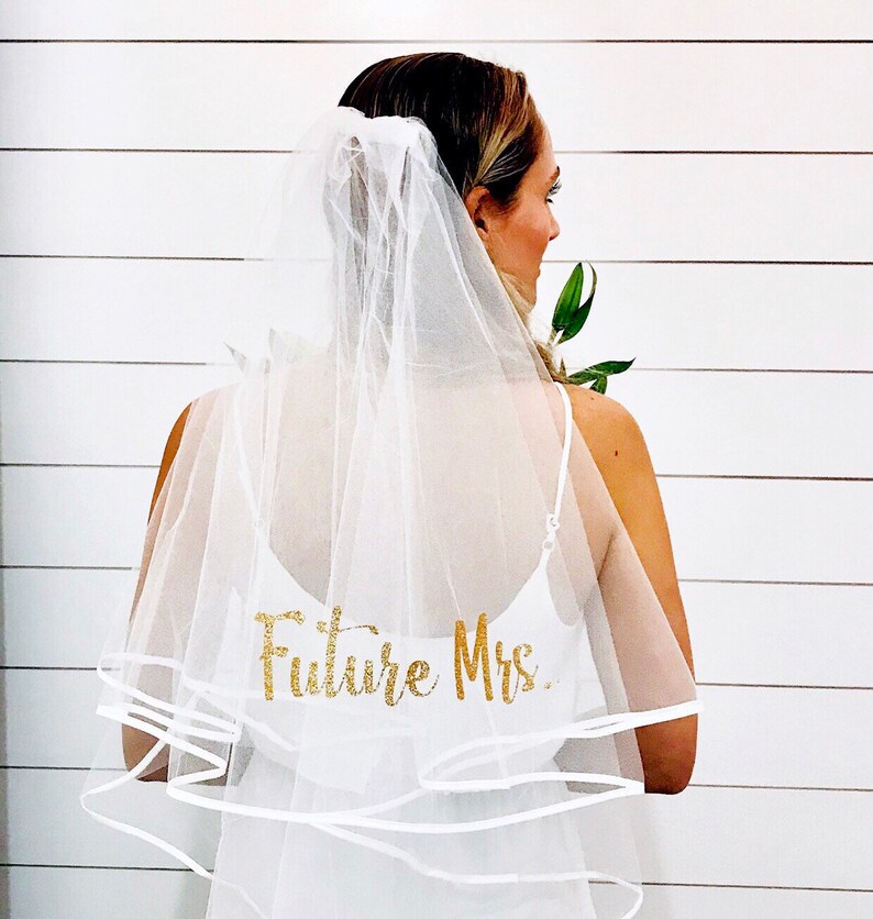 White Bow Bridal Veil - Bachelorette Party Veil For Bride  display picture 1