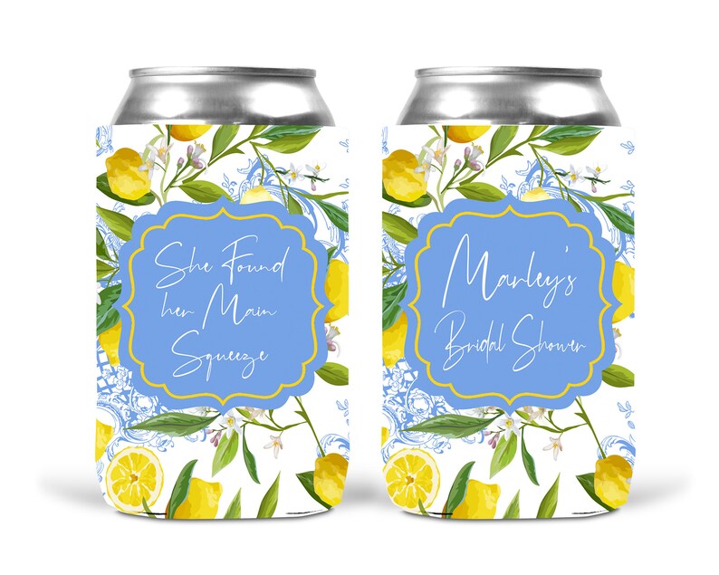 Puede incluir: Dos enfriadores de latas blancos con un dise&ntilde;o de lim&oacute;n y flores. Un enfriador dice "She Found Her Main Squeeze" y el otro dice "Marley's Bridal Shower".