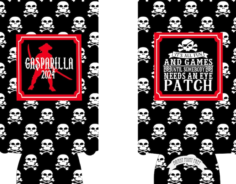 K&ouml;nnte beinhalten: Zwei schwarze Getr&auml;nkek&uuml;hler mit einem wei&szlig;en Totenkopf- und Knochenmuster. Die linke Seite zeigt ein rotes Quadrat mit einer Piratensilhouette und dem Text GASPARILLA 2024. Die rechte Seite zeigt ein rotes Quadrat mit dem Text IT'S ALL FUN AND GAMES UNTIL SOMEBODY NEEDS AN EYE PATCH.