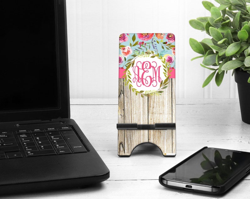 Floral Wood Cell Phone Stand. Custom Phone Stand, floral phone stand, Gift for teacher, iphone holder, cell phone holder, charging stand 
