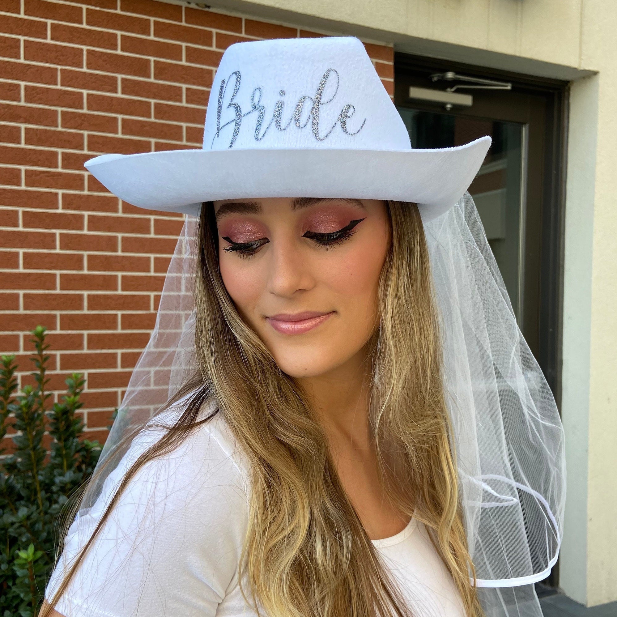 Pink and White Cowgirl Hats | Cowgirl Bachelorette Gifts  display picture 1