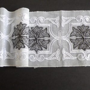 Borte Stück edle Batist Borte Weiß mit Silber 9,5 x 238cm