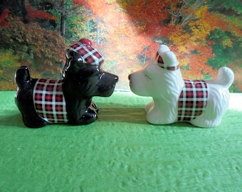 Scottish Terrier Dogs Wearing Red and Black Tartan, Salt & pepper Shakers, British Vintage Black and White Cute Terrier Dog Figurines