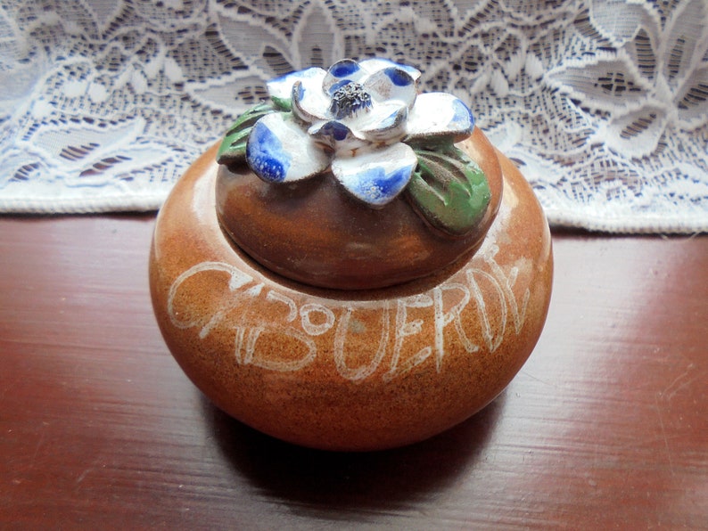 African Vintage Pottery Cape Verdean Handmade Circle Lidded Trinket Box Purple Flower on the Lid Decorative Jewel Box in Portuguese Style image 3